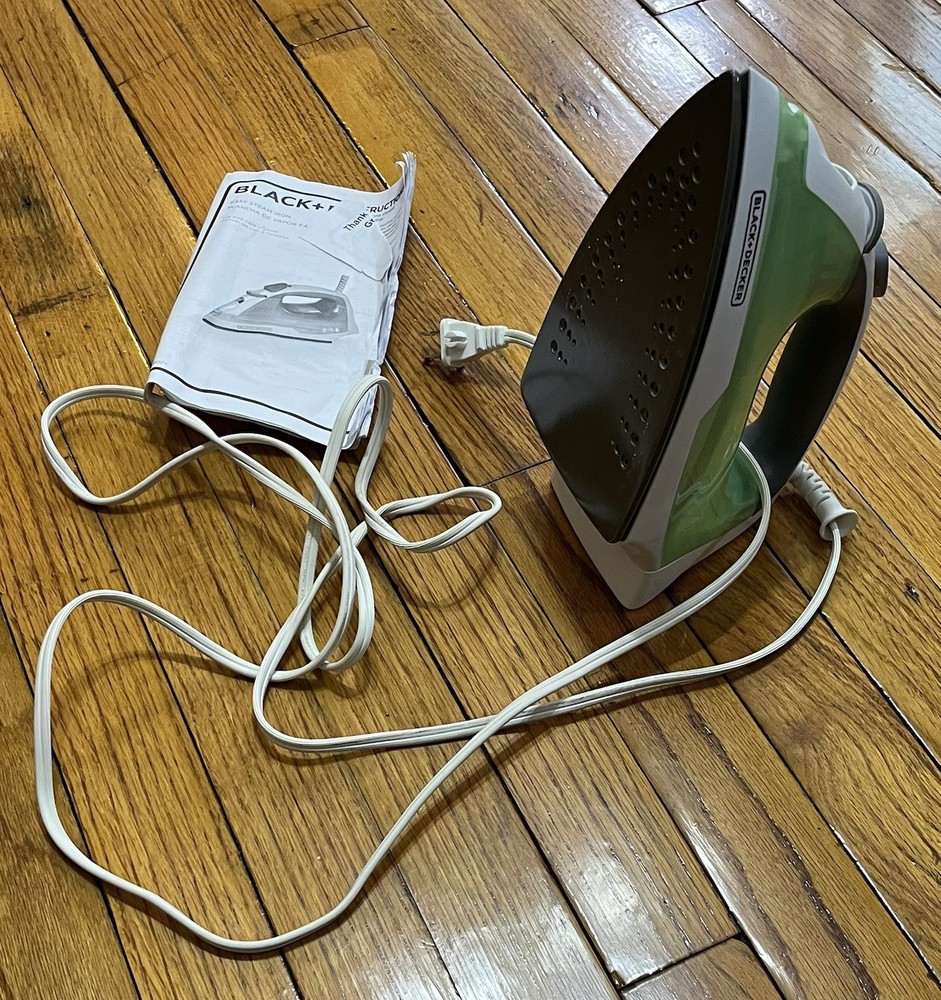 Black & Decker Easy Steam Compact Iron