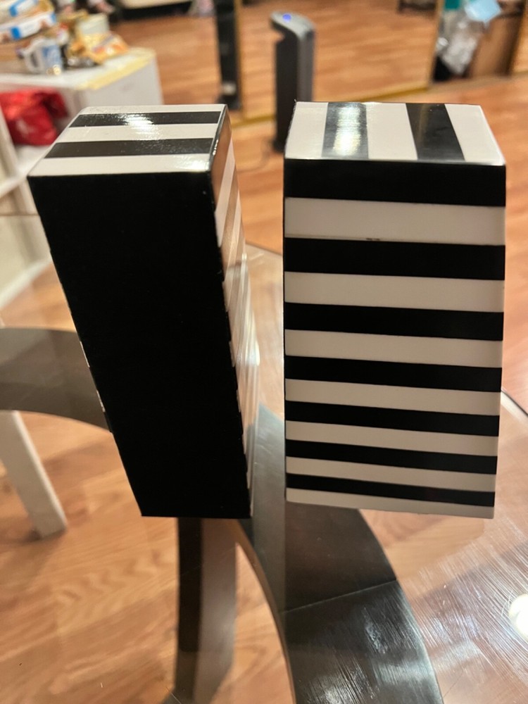 Black and White Book Ends