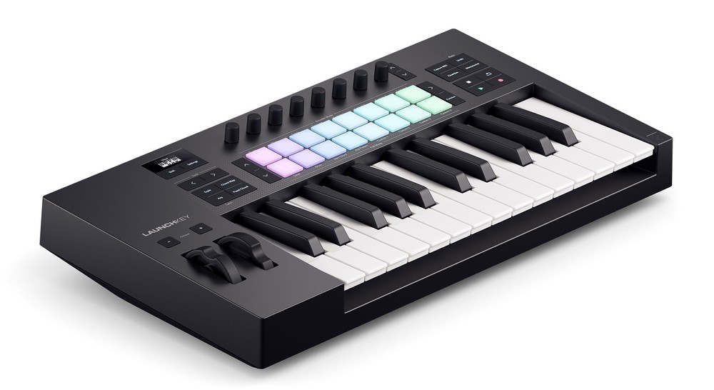 Novation LAUNCHKEY 25 MK4 25-Key USB MIDI Ableton Keyboard Controller+Microphone