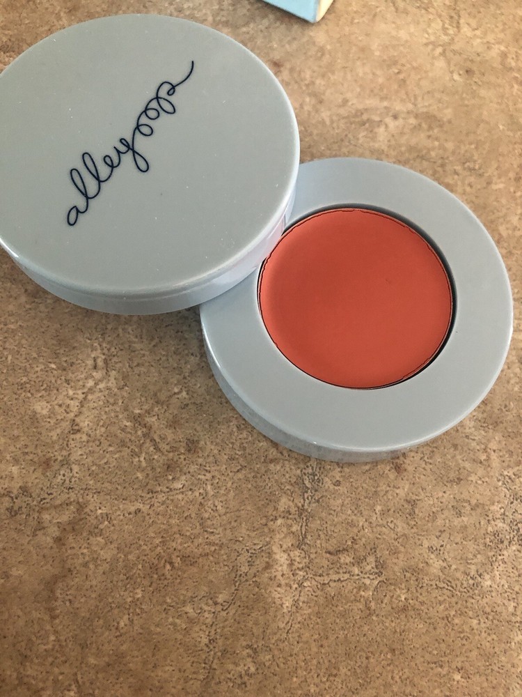 Stack The Odds Multi Use Face Stacker Highlight Blush Contour NEW NIB .28 oz