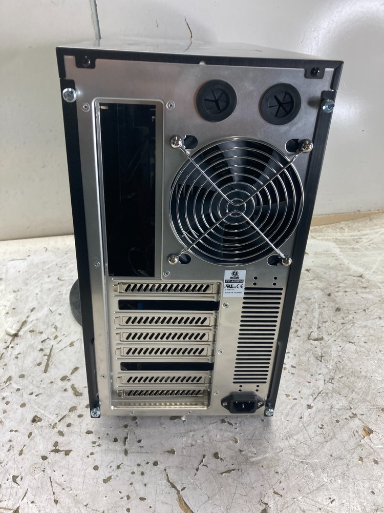 Lian li PC-A05NB Case