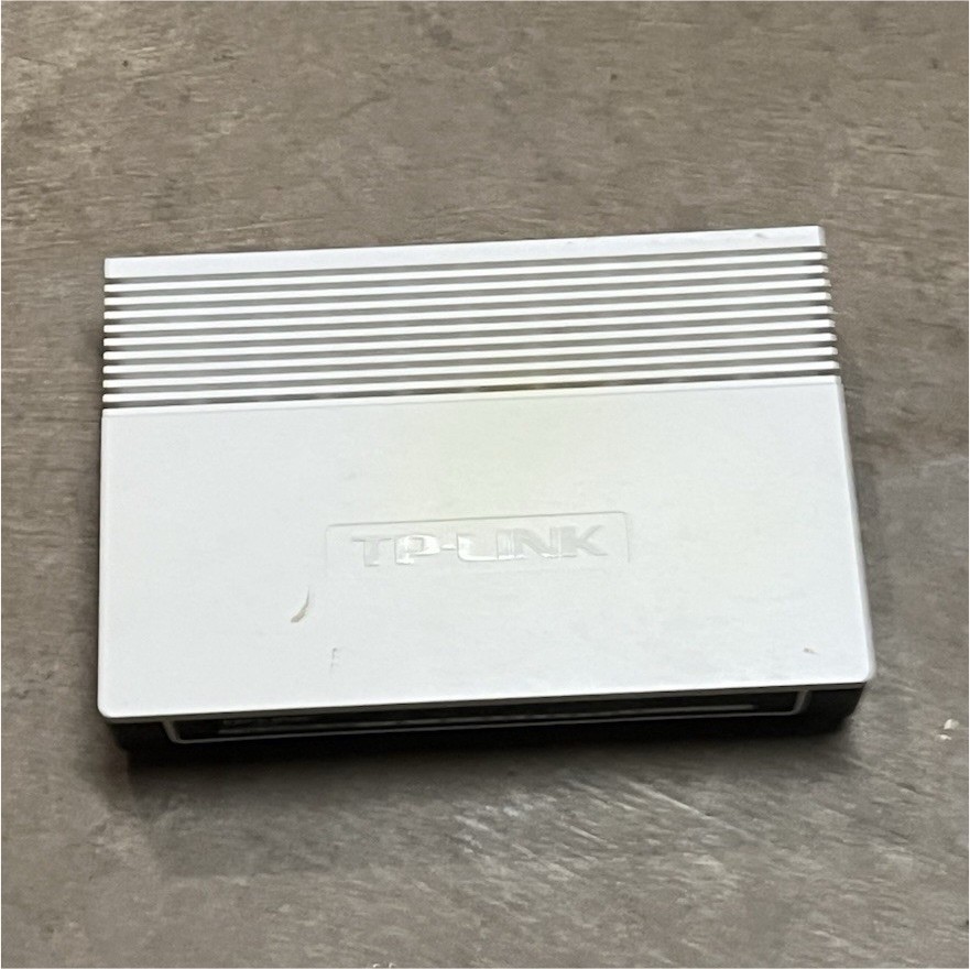 TP-LINK Wired Router White with Power Adapter