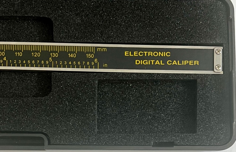 Electronic Digital Caliper 0-150mm With Case