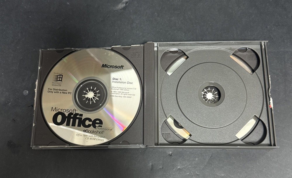 Microsoft Office Professional Version 7.0 & Bookshelf 1995 Edition Windows OEM
