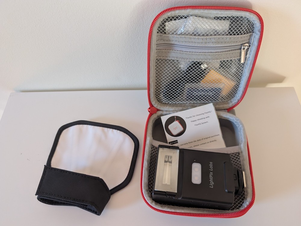 Flash off camera: LightPix Labs FlashQ Q20II Wireless + diffuser kit