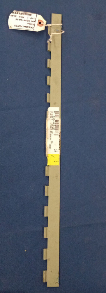 Cessna P/N 5654100-35 HINGE HALF