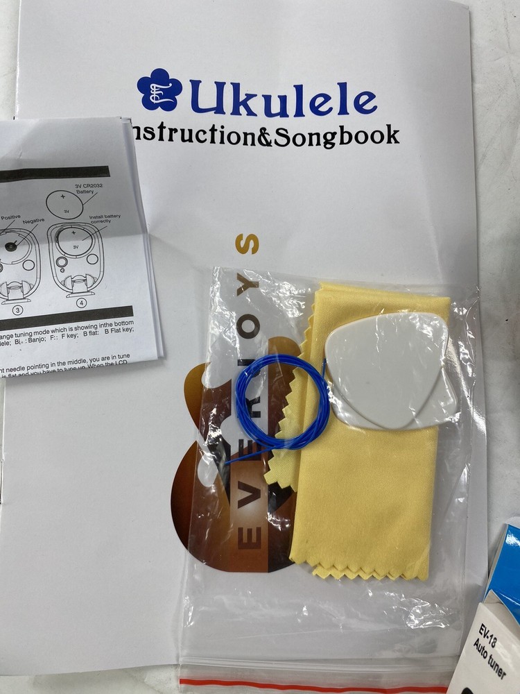 Everjoys Soprano Rainbow Ukulele Beginner Pack (EVUK)