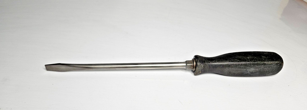 Snap-on Tools Black Handle Flat Tip Screwdriver SSD8