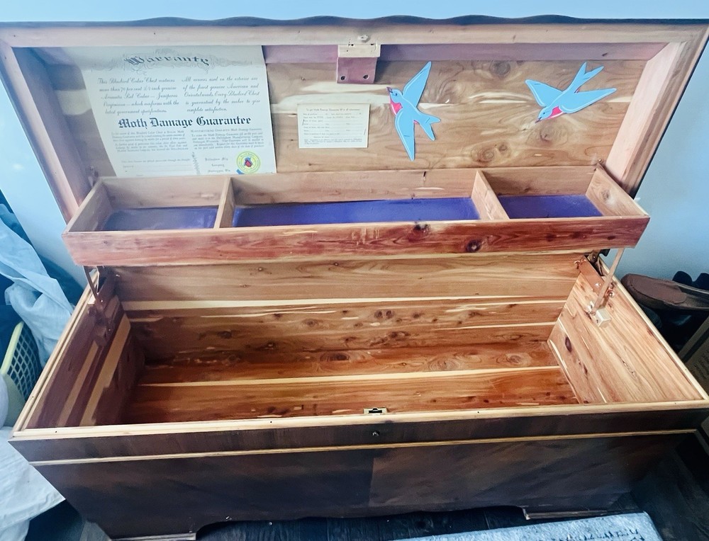 Bluebird Cedar Chest Brown Solid Wood Rectangular Storage Chest Trunk Hinged Lid