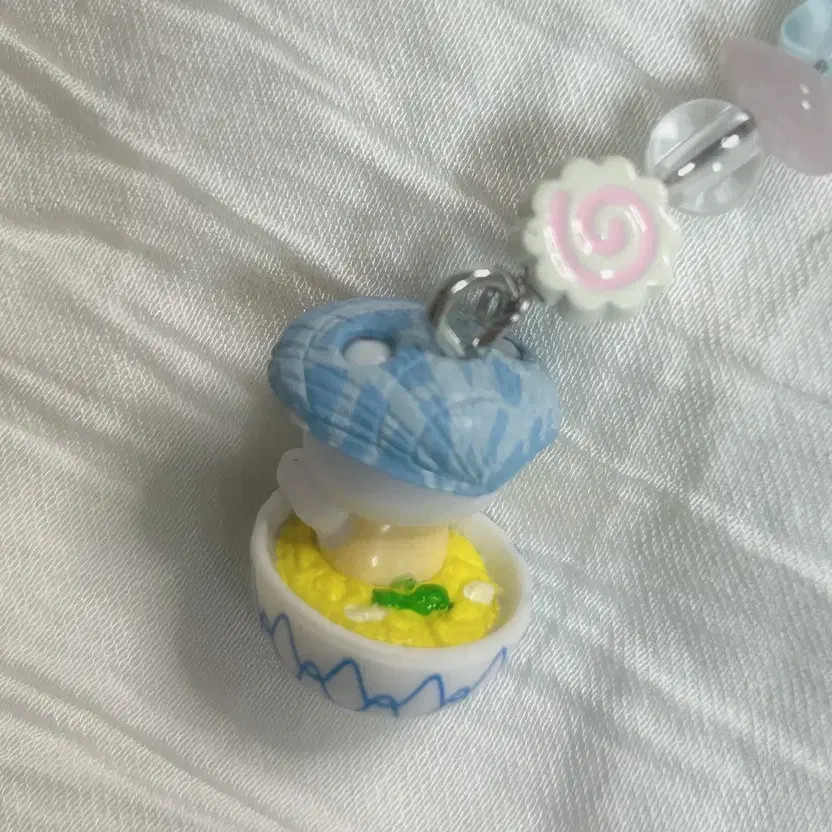 Hello Kitty Rice Bowl Keyring Official