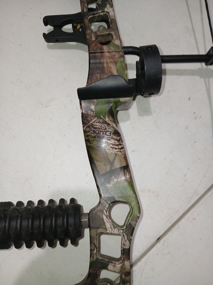 Barnett Vortex Youth Archery Compound Bow Great Condition