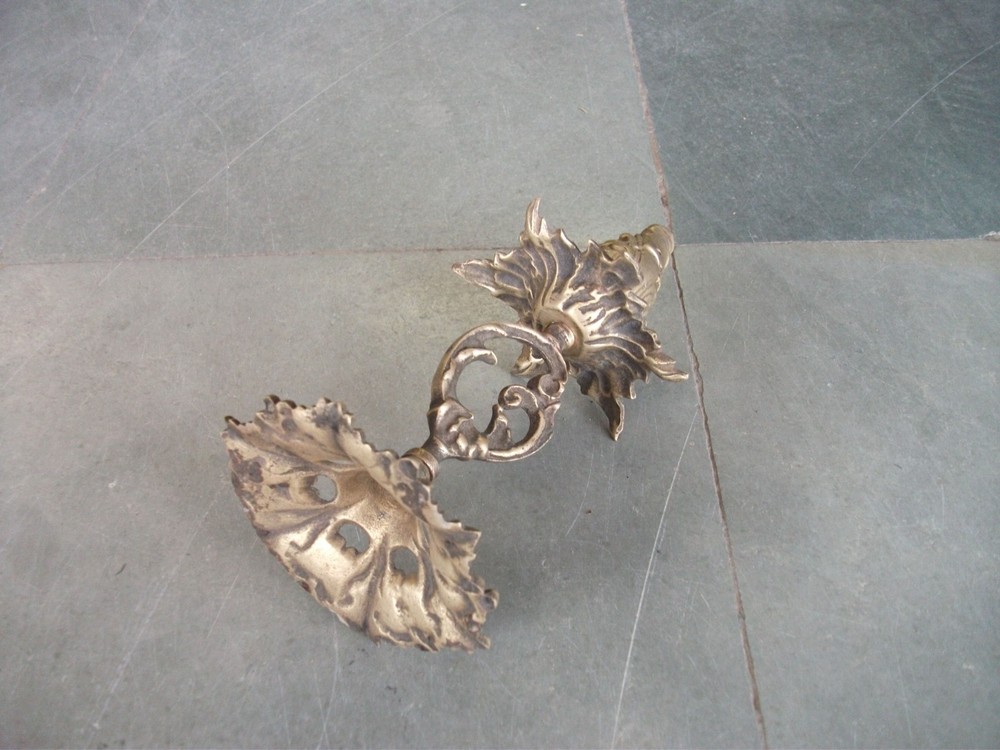 Vintage Brass Handcrafted Solid Unique Shape Engraved Dhoop Stand