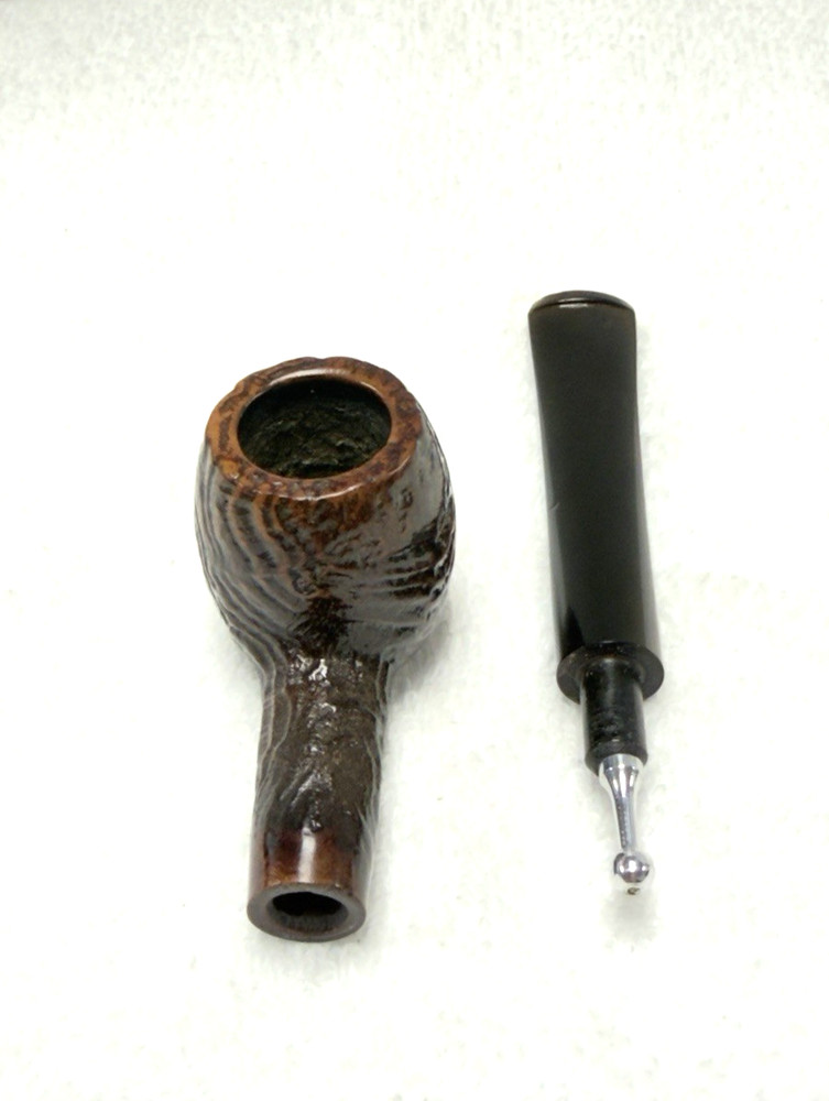 UNKNOWN MAKER: Small, Blast Finished Apple with Tapered Ebonite Stem