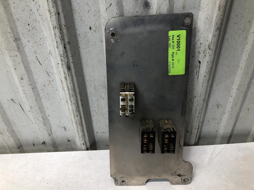 Freightliner M2 106 SWITCH Dash Panel - Used | P/N V10001