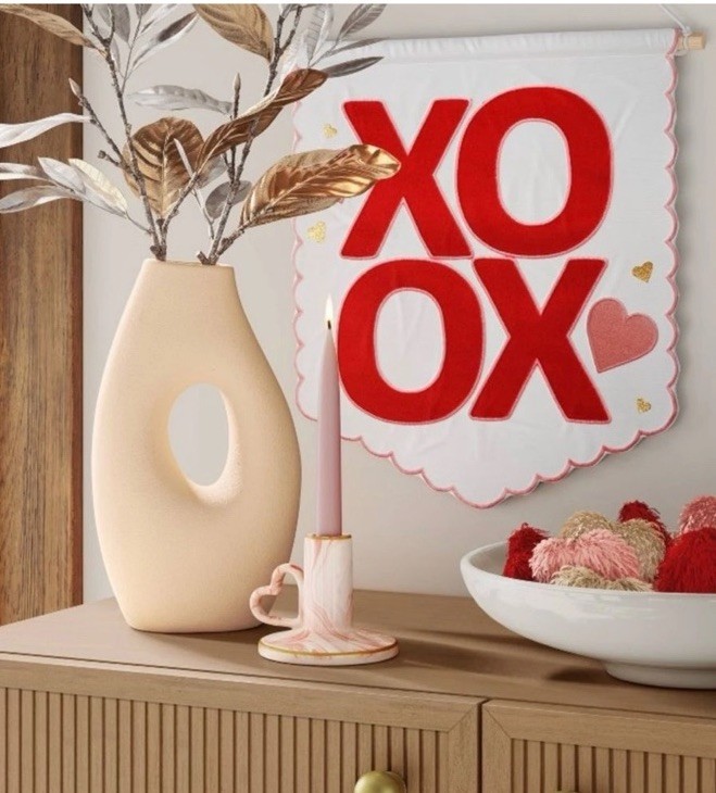 NWT Target Threshold Valentine XOXO Fabric Wall Hanging