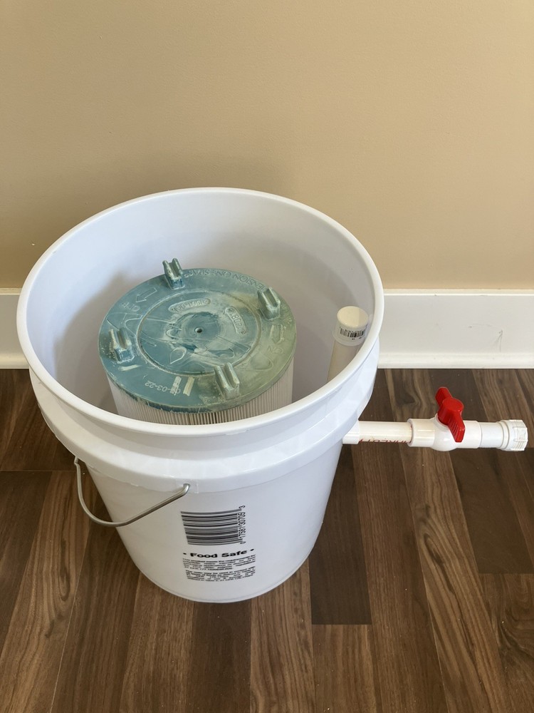 Spa Filter Cleaning System: Bucket Jet