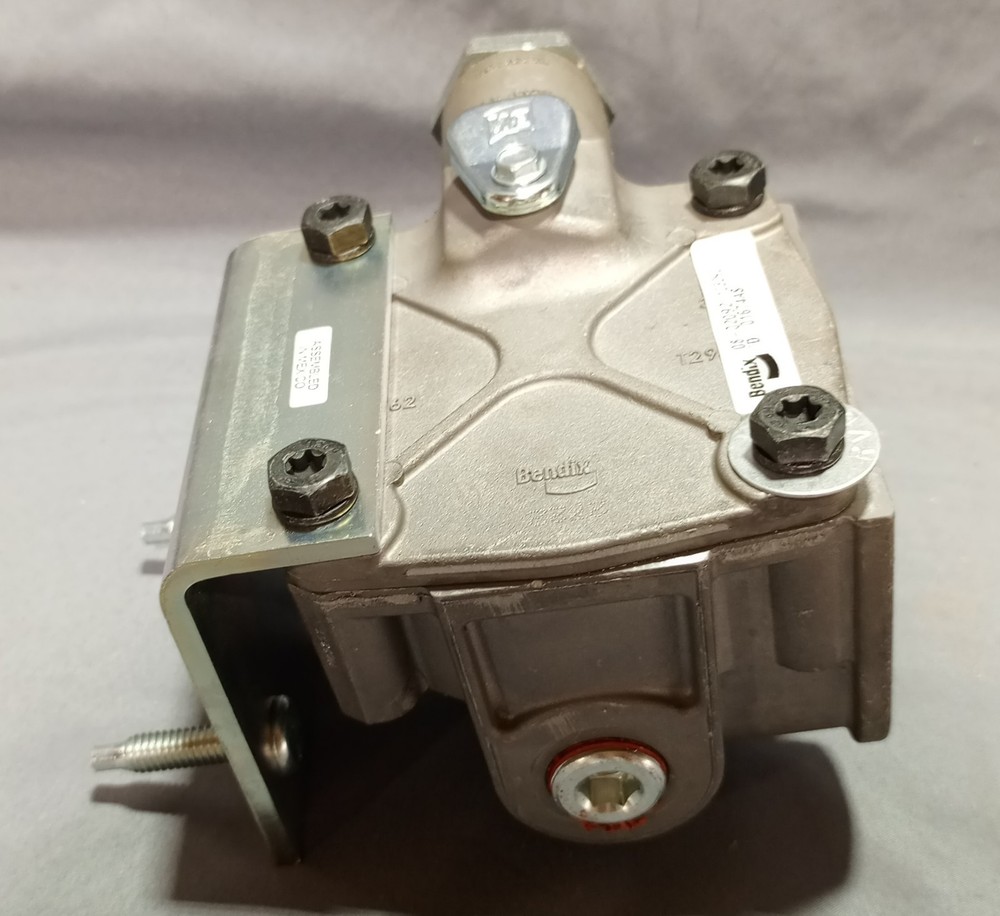 Bendix 103292N Relay Valve