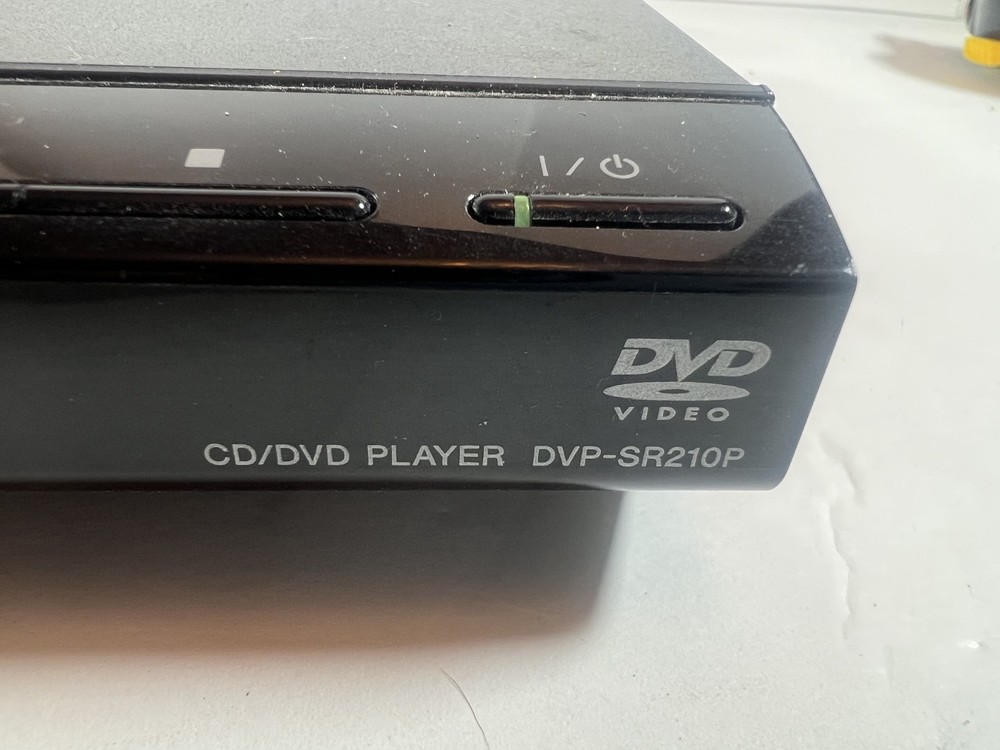 Sony DVP-SR210P CD/DVD Player