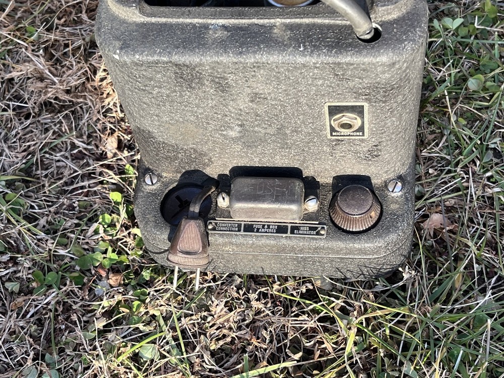 Ampro Magnavox Speaker Vintage 40s & Projector
