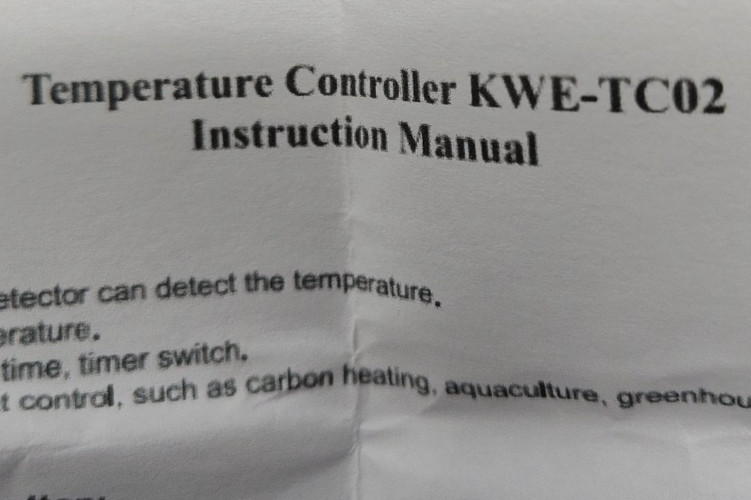 Digital Thermostat Outlet Plug Temperature Controller 110V LCD KWE-TC02 **READ**