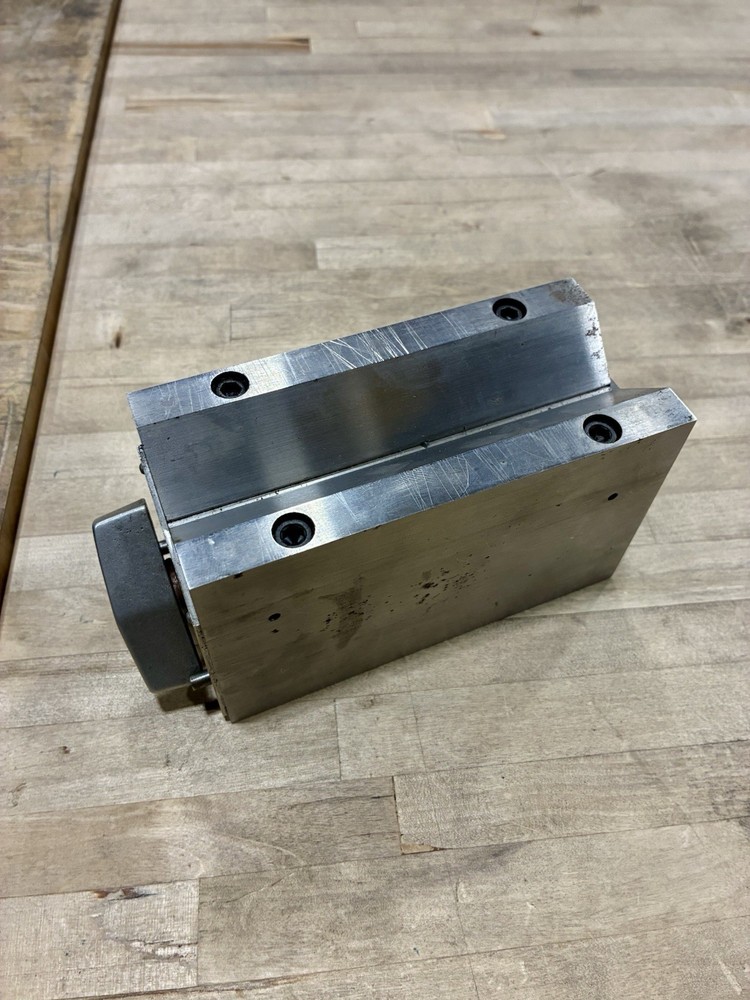 Brown & Sharpe Magnetic V Block