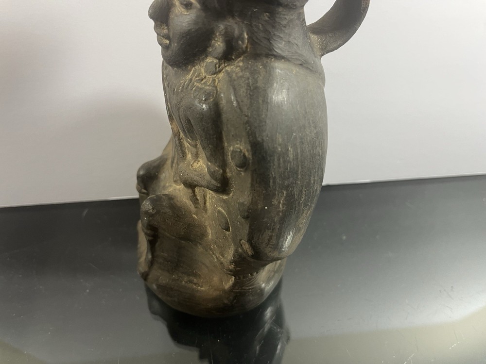 Vintage Peruvian Moche 9" Blackware Effigy Vessel
