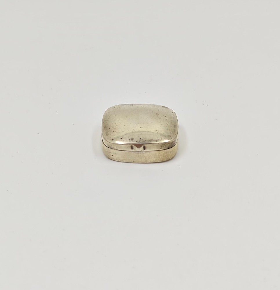 Sterling silver pill box smooth solid silver 925 small box