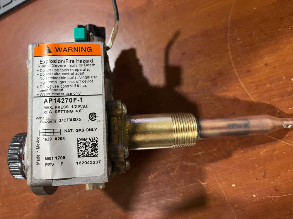 White-Rodgers AP14270F-1 Water Heater Gas Valve 37C73U-835  ((( Used Clean )))