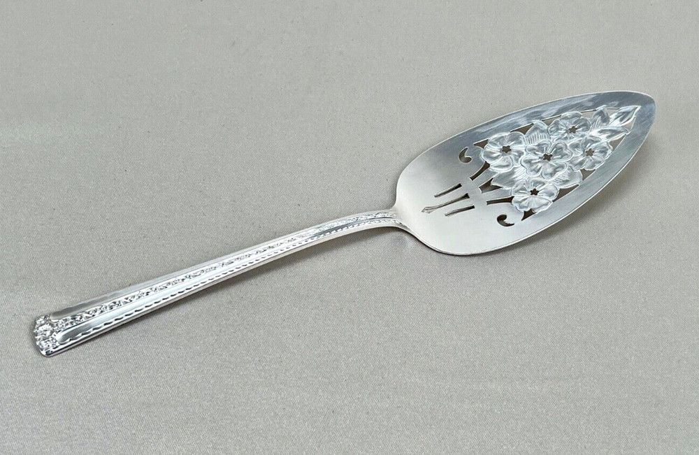 Wm Rogers Spring Boquet Cake Pie Server Silverplate - New
