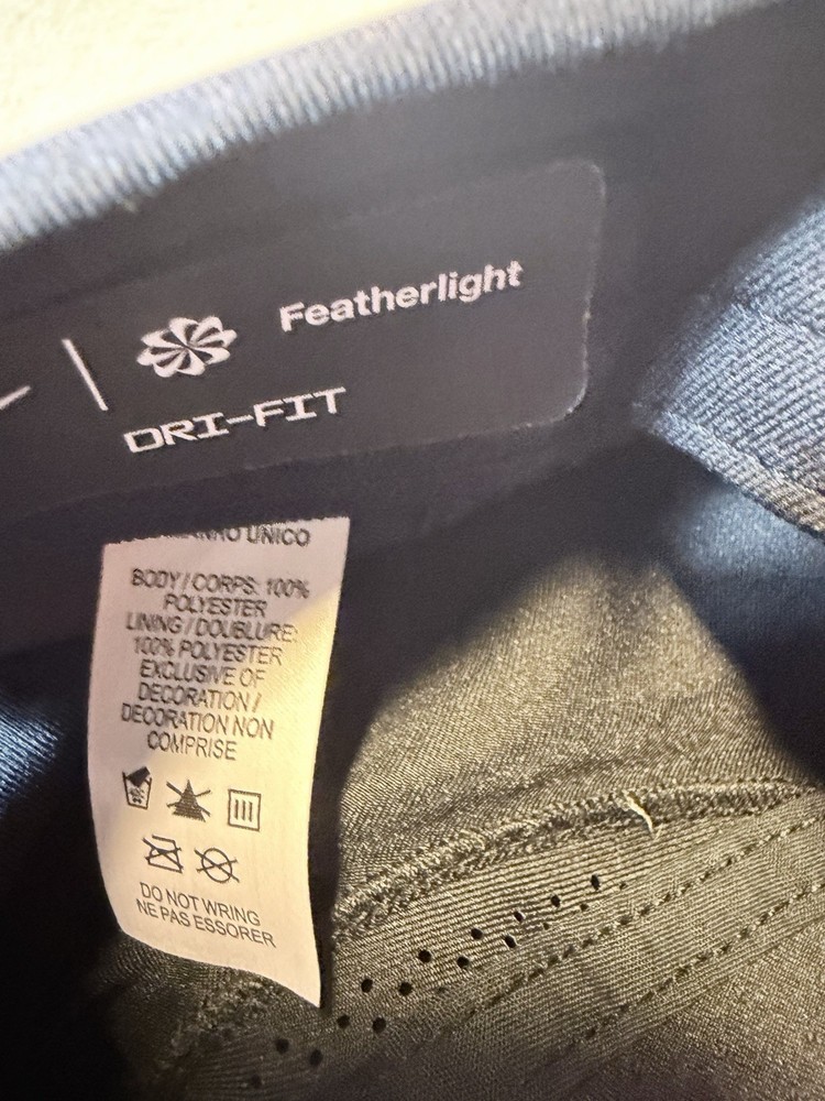 Nike Dri Fit Featherlight