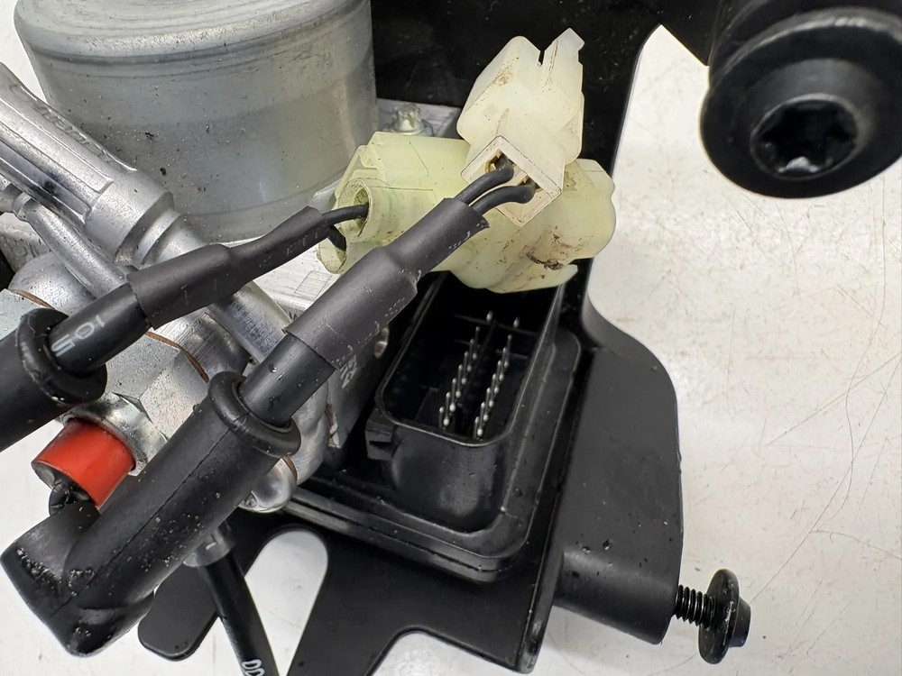 KTM DUKE 890 2021 ABS block module pump