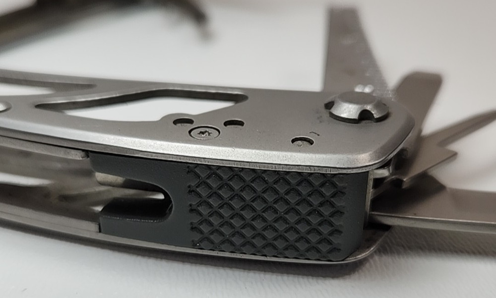 Duluth Trading Co. Multi-Tool Stainless 2CR Used Condition w/Protective Sheath