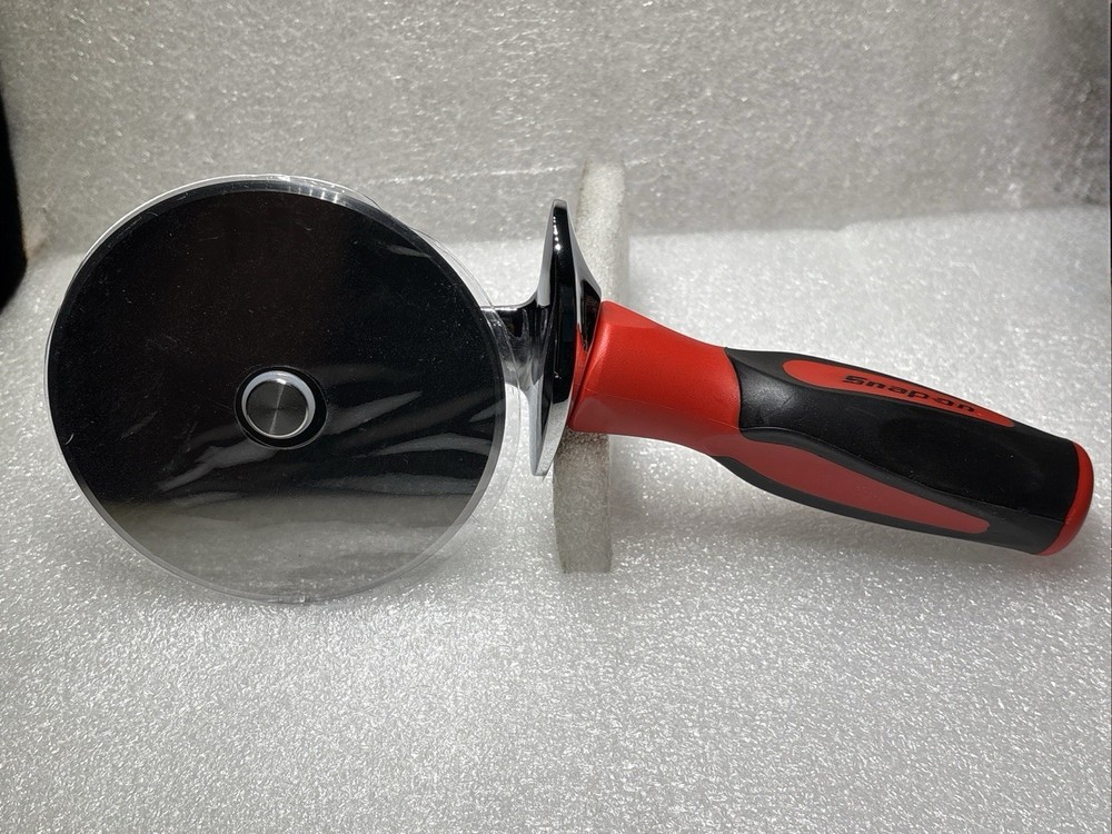 New Snap-on Tools Instinct Handle Inspired Pizza Cutter