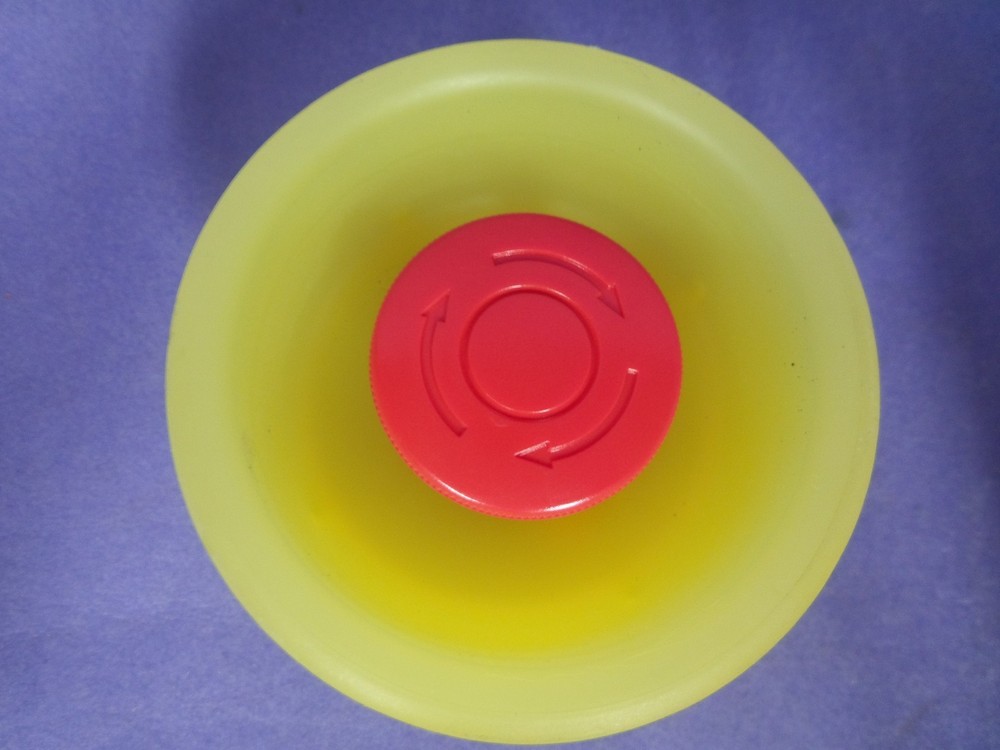 IDEC HW-CB02 PUSH BUTTON, USED