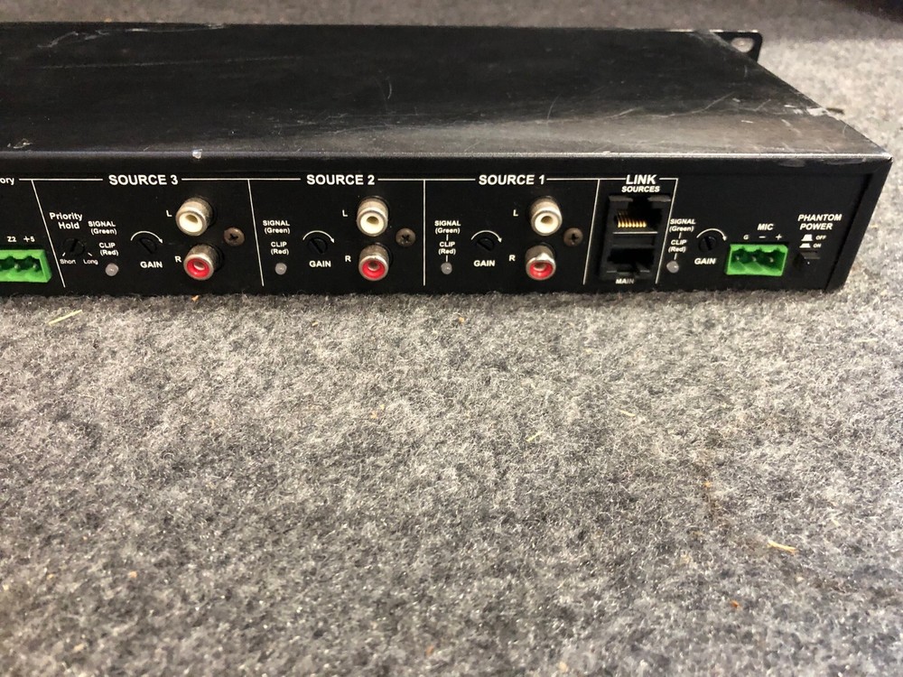 JBL Soundzone Z32S Multiple Audio Source Controller Mixer Router MAKE OFFER!