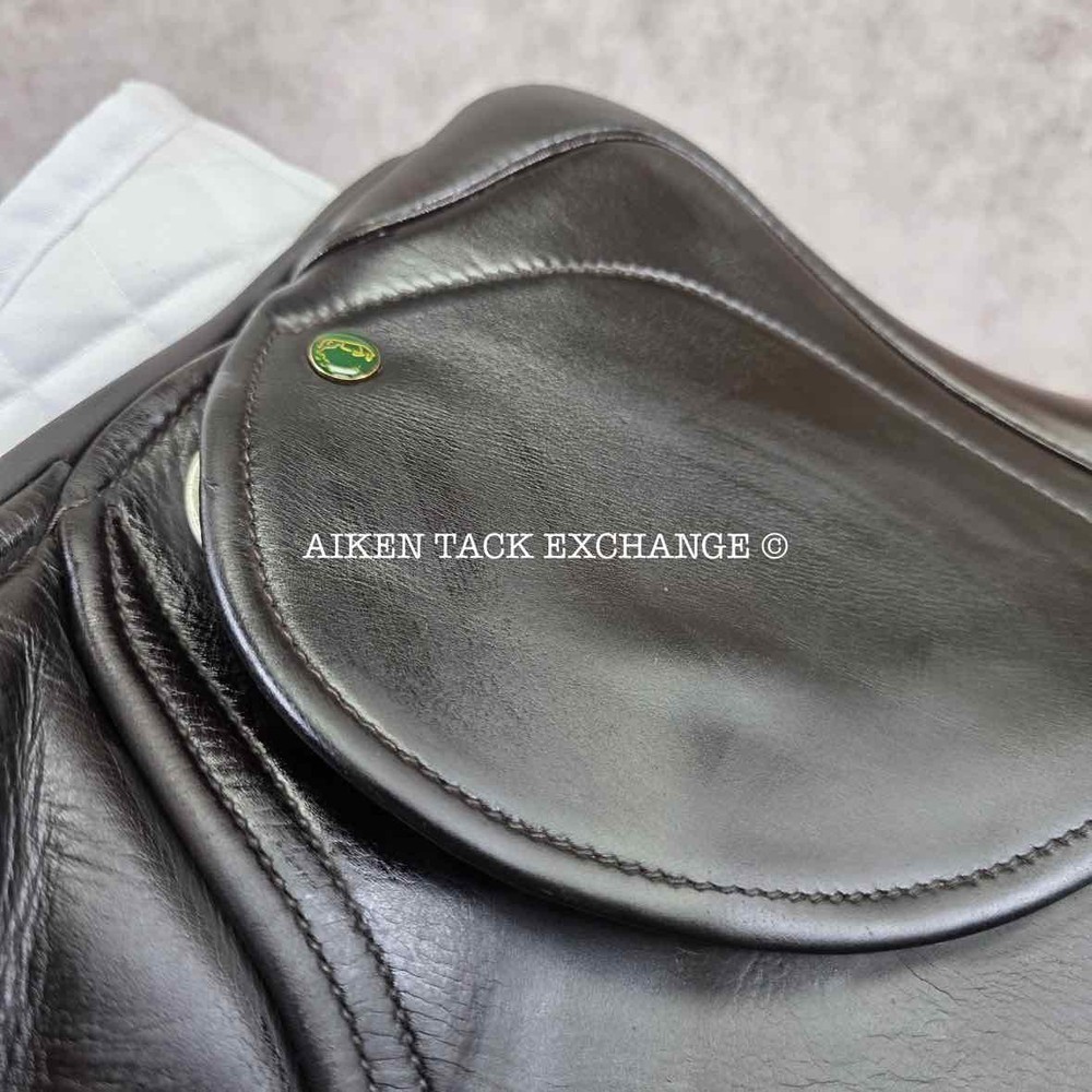 2017 County Solution Jump Saddle, 17.5" Seat, Narrow Tree (Read Description)