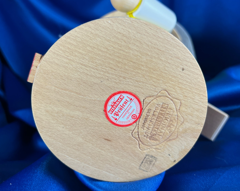 Steinbach German Chubby Nutcracker - Beekeeper