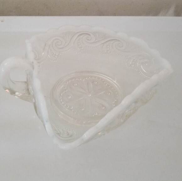 Lemon wedge glass plate