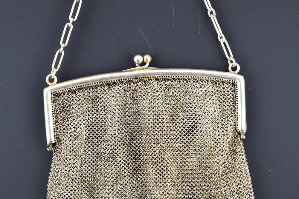 Silver mesh bag, 19th century.