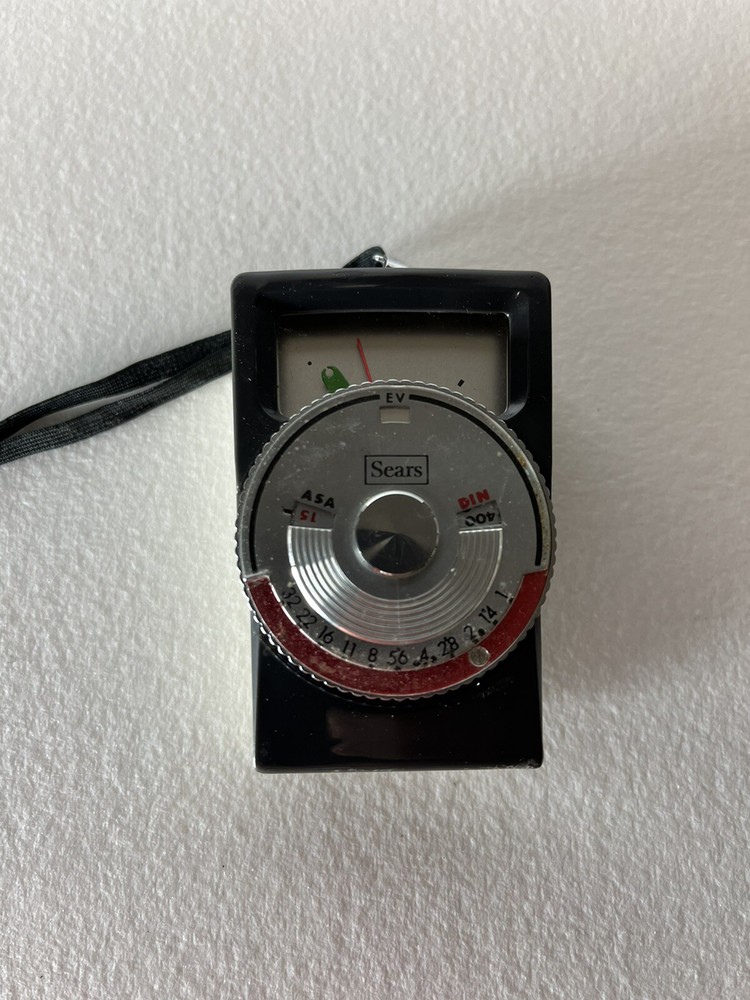 VINTAGE SEARS LIGHT METER MODEL 97A w/ STRAP - TESTED (B6)