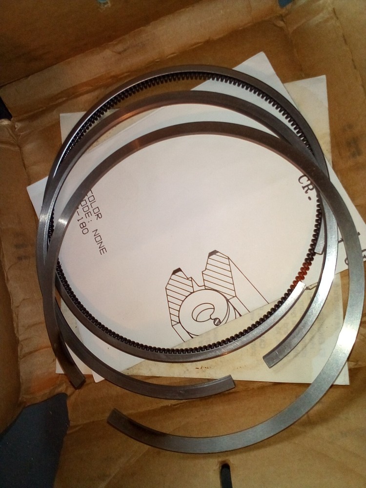 New OEM Ring Set for Mack EM9 Engine 353GC2134