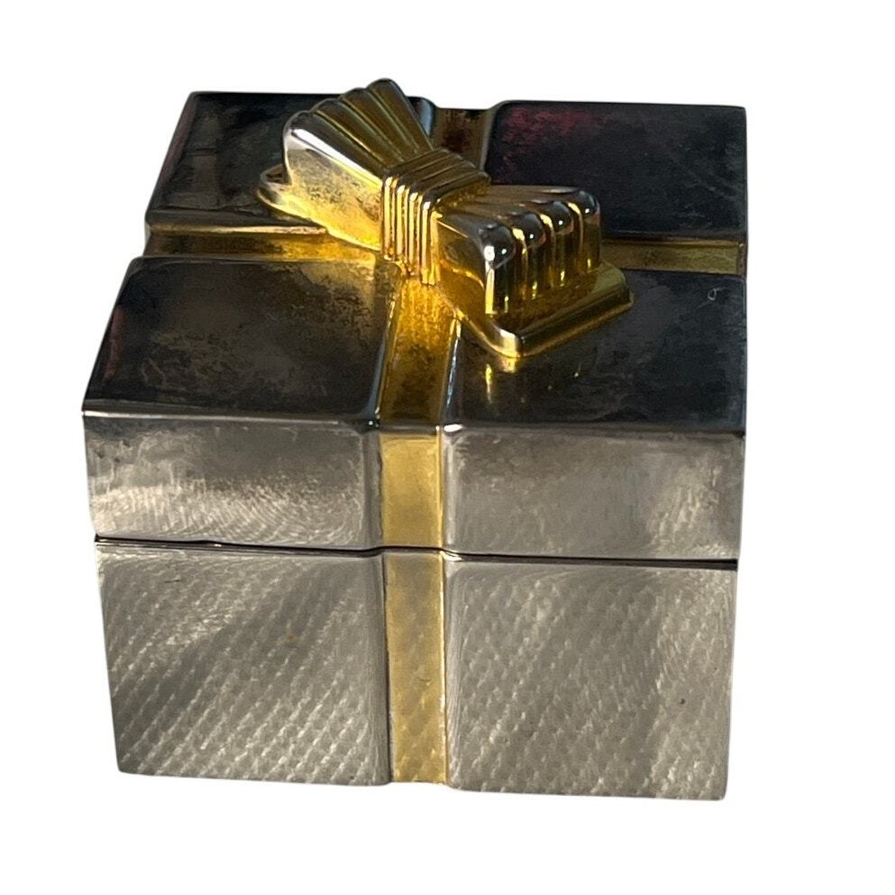 Binion Silver Toned Quartz Table Clock Gift box with gold bow