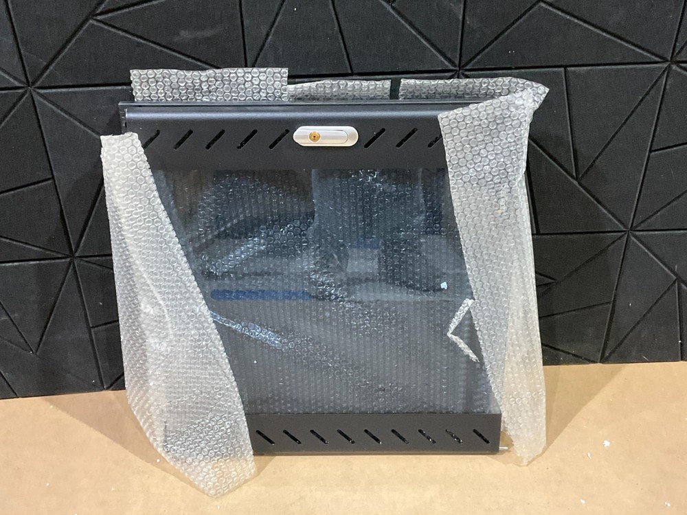 StarTech Server Equipment Rack 12U RK1236BKF 🇺🇸✨🇺🇸✨ NEW! SEALED INSIDE!