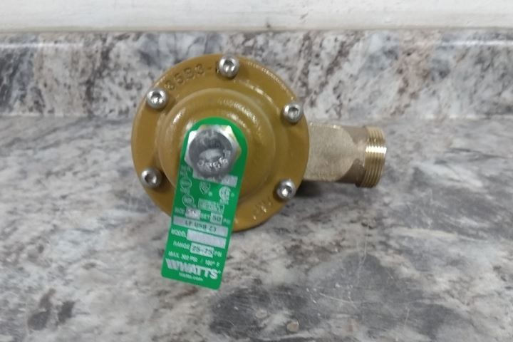 Watts 3/4 LF U5BZ3 3/4 In NPT x NPT Water Pressure Reducing Valve
