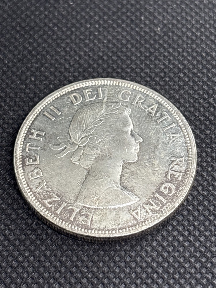 1962 Canada Silver Dollar $1 .800 Nice