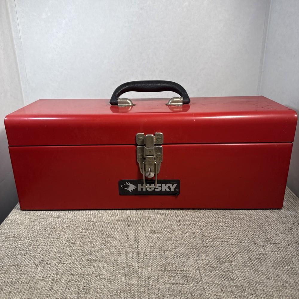 Red Metal Husky Toolbox with Handle, Single Latch, tray, great condition clean