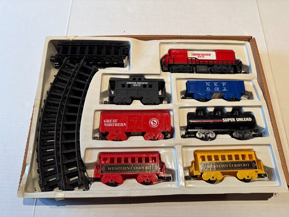 VINTAGE 1989 DIESEL HAULER Train Set Complete in BOX