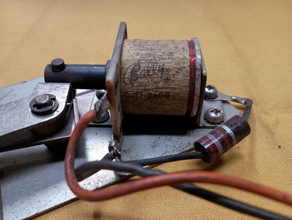 BALLY E1000 Series Handle Release Mechanism