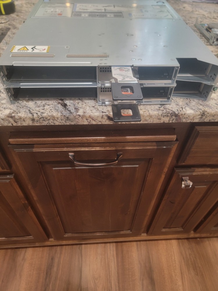 Dell EMC Unity XT 480F 25x 2.5" SFF Storage Array with I/O Modules