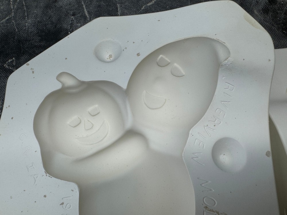 Riverview Ceramic Slip Casting Mold 1982 LOOY Ghost Holding Pumpkin #232 Cute